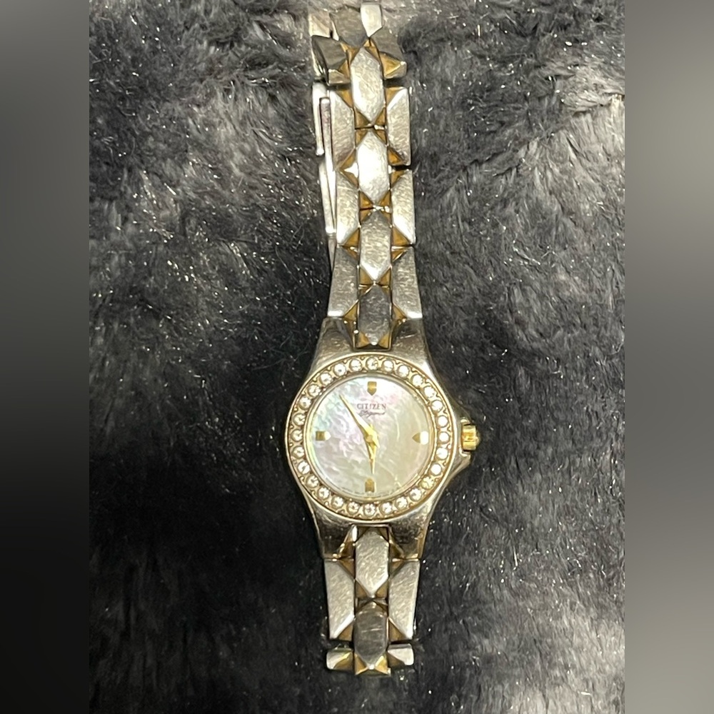 Women’s Citizen elegance watch